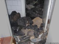 Ein ganzer Raum voller getragener Schuhe...