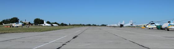 Flugplatz in Nischyn Juni 2011