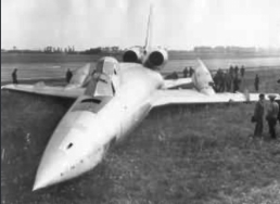 Tu-22 UD nach der Landung ohne Fahrwerk