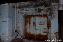 Aufzug zum Schutzbunker